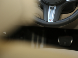 2018M760Li xDrive п؅^