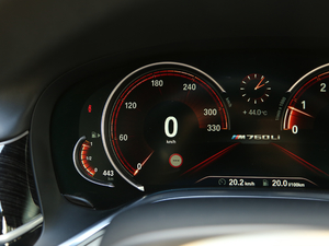 2018M760Li xDrive п؅^