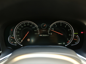 2018M760Li xDrive п؅^