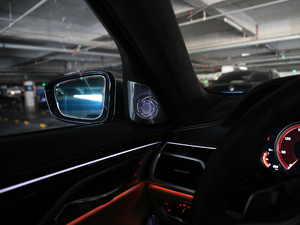 2018M760Li xDrive п؅^