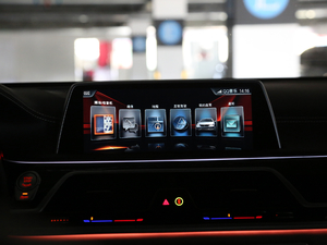 2018M760Li xDrive п؅^