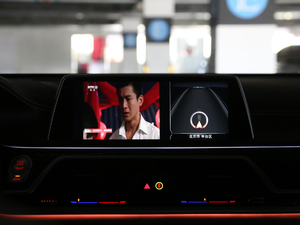 2018M760Li xDrive п؅^(q)