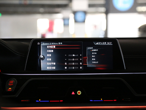 2018M760Li xDrive п؅^(q)