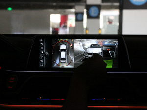 2018M760Li xDrive п؅^