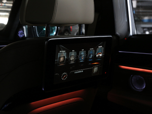 2018M760Li xDrive п؅^