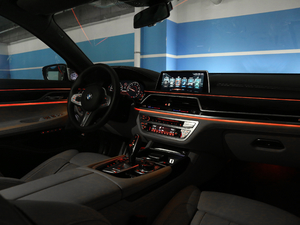 2018M760Li xDrive п؅^