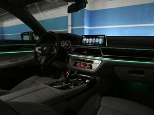 2018M760Li xDrive п؅^