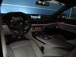 2018M760Li xDrive п؅^