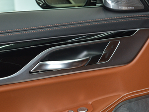 2018740Li xDrive  ׿Խb g