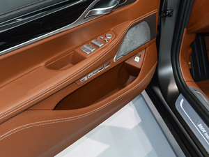 2018740Li xDrive  ׿Խb ǰT(ch)g