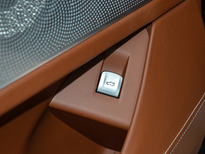 2018740Li xDrive  ׿Խb g