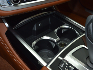 2018740Li xDrive  ׿Խb g