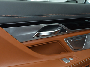 2018740Li xDrive  ׿Խb g