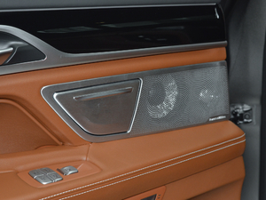 2018740Li xDrive  ׿Խb g