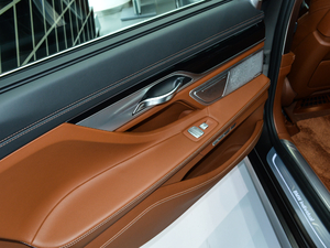 2018740Li xDrive  ׿Խb g