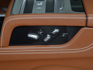 2018740Li xDrive  ׿Խb g