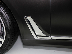 2018740Li xDrive  M\b ^