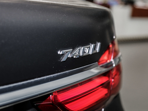 2018740Li xDrive  M\b ^