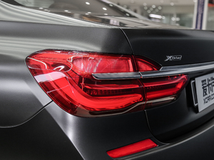 2018740Li xDrive  M\b ^