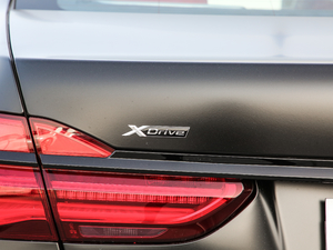 2018740Li xDrive  M\b  ^