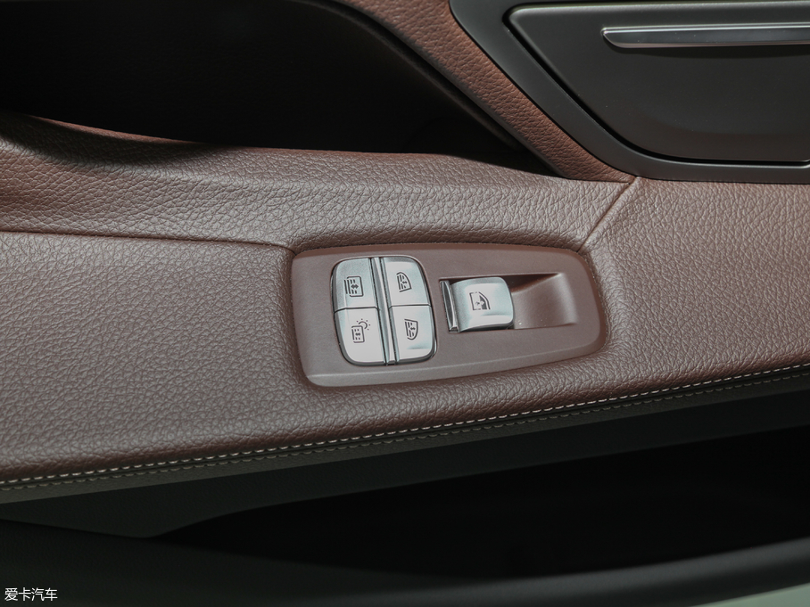 2018R7ϵԴ 740Le xDrive