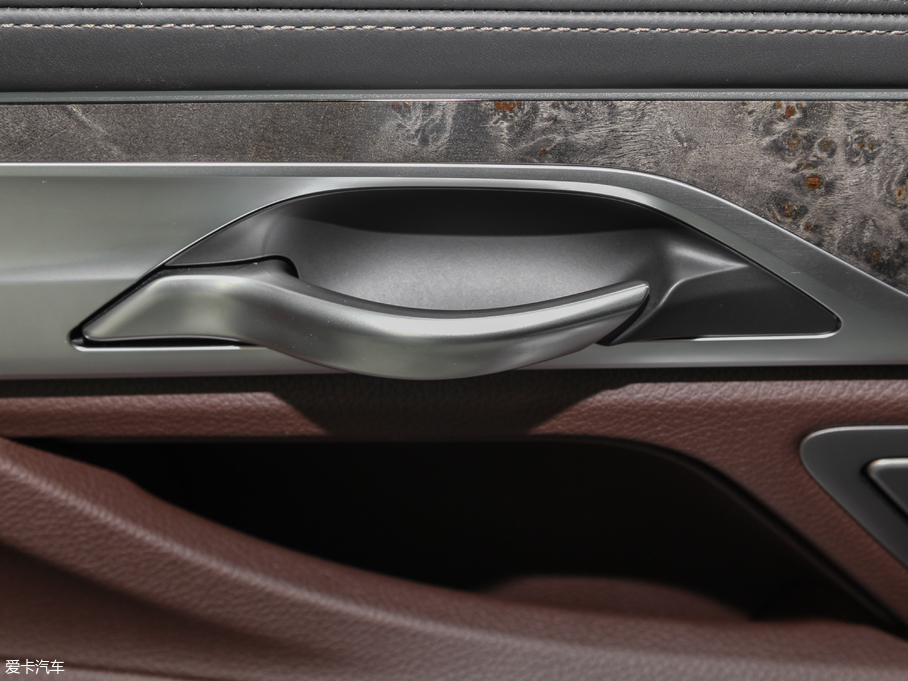 2018R7ϵԴ 740Le xDrive