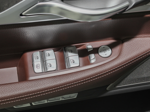 2018740Le xDrive {܇ƅ^	