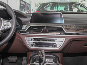 2018740Le xDrive п_