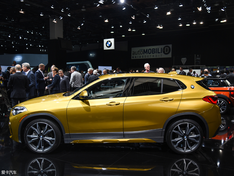 2018RX2(M) xDrive28i