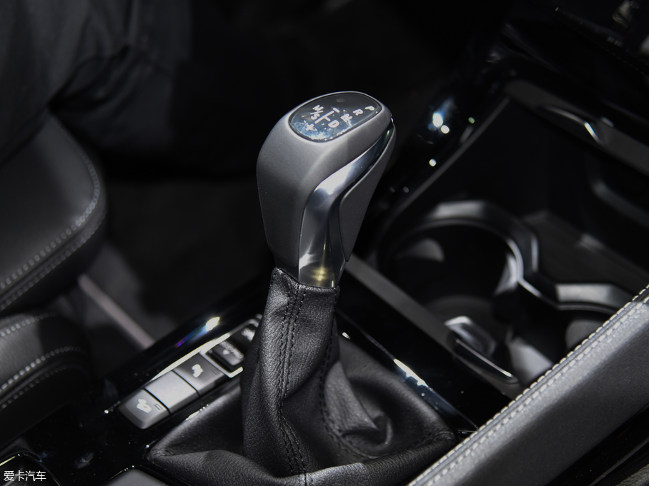 2018RX2(M) xDrive28i