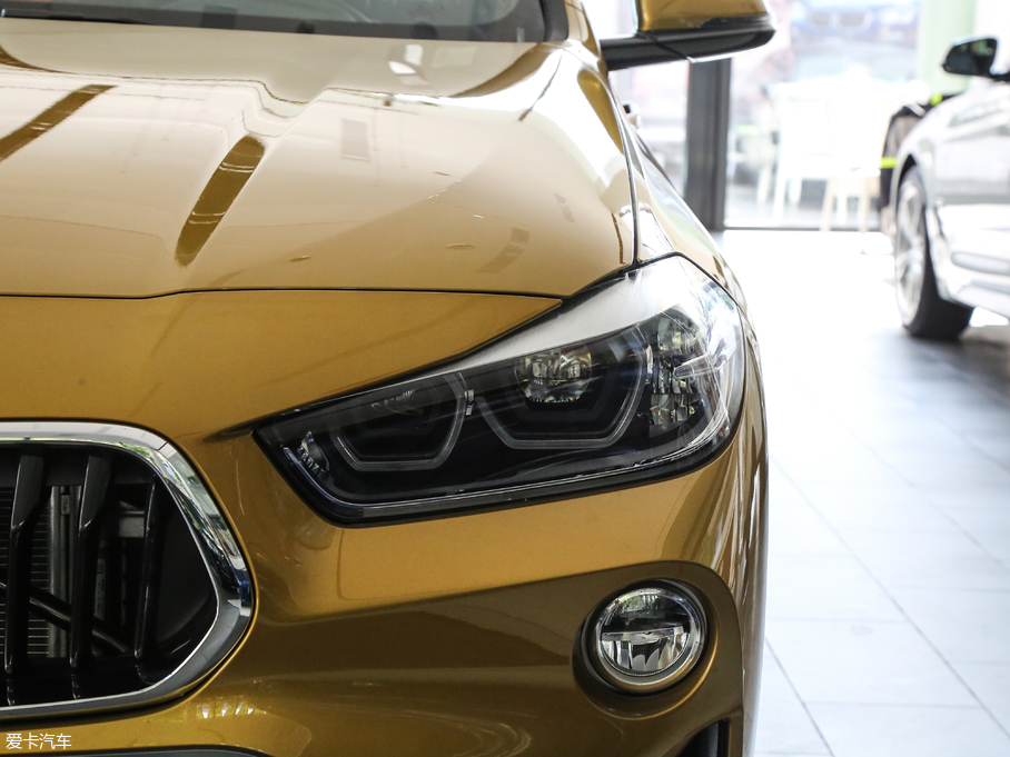 2018RX2(M(jn)) sDrive 25i MԽҰb (gu)V