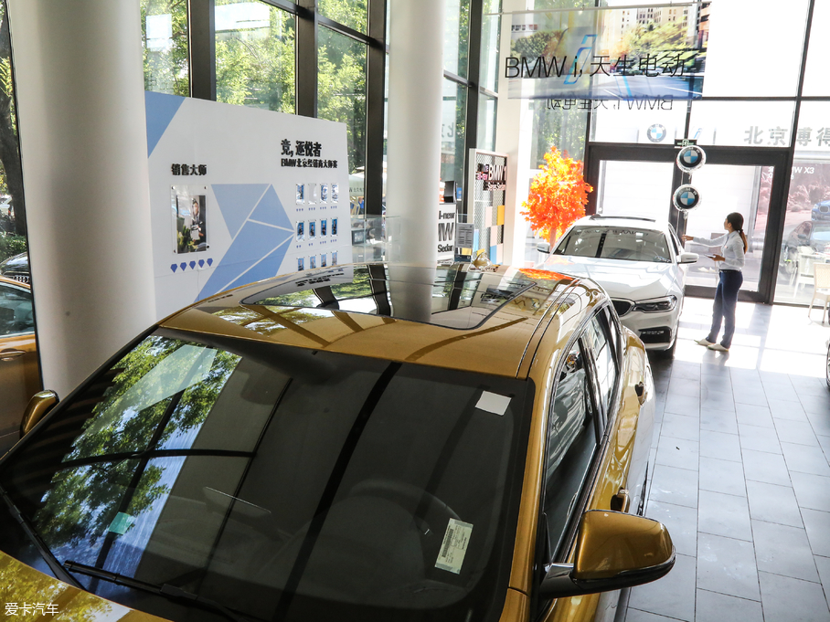 2018RX2(M) sDrive 25i MԽҰb V