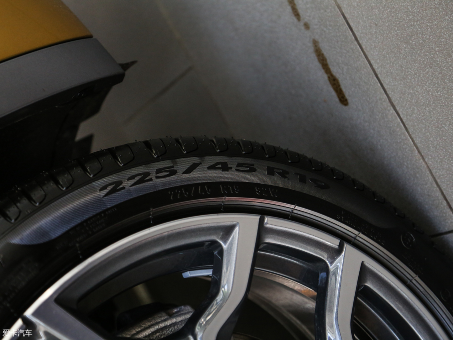 2018RX2(M) sDrive 25i MԽҰb V