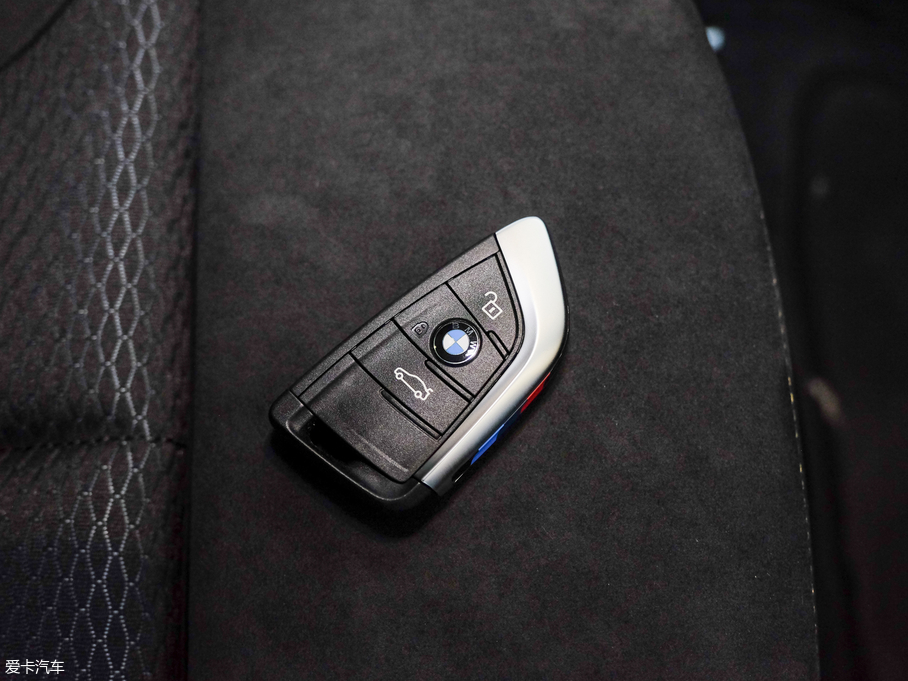 2018��RX2(�M(j��n)��) sDrive 25i ���A��MԽҰ���b ��V