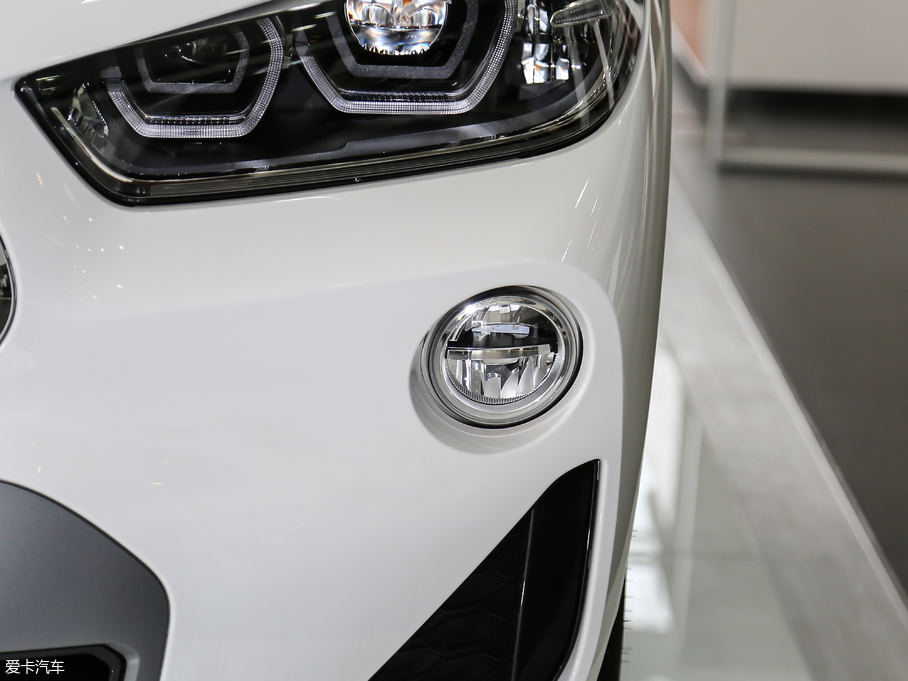 2018RX2(M) sDrive 25i AMԽҰb V