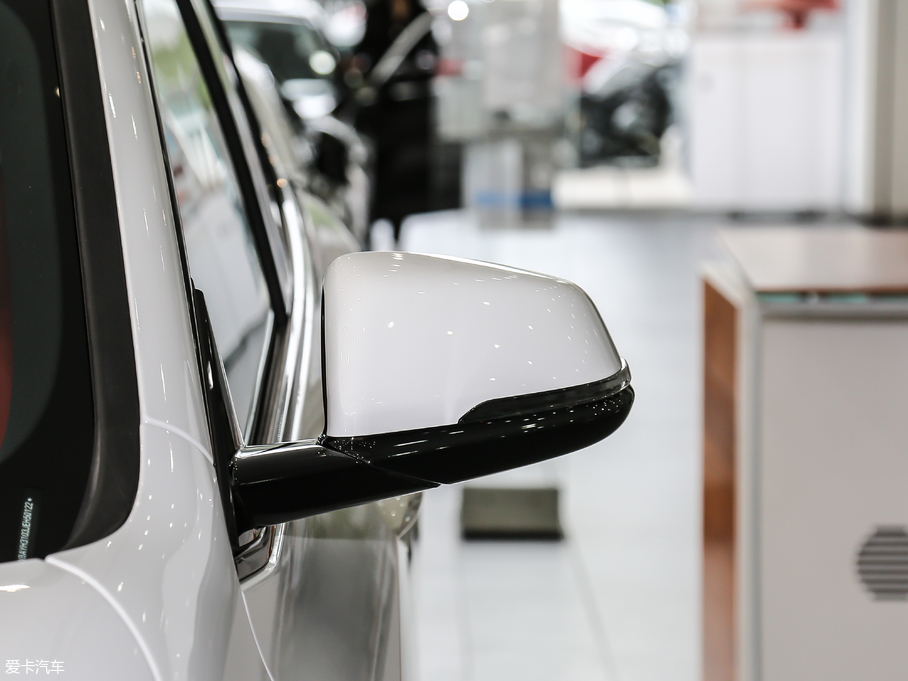 2018RX2(M) sDrive 25i AMԽҰb V