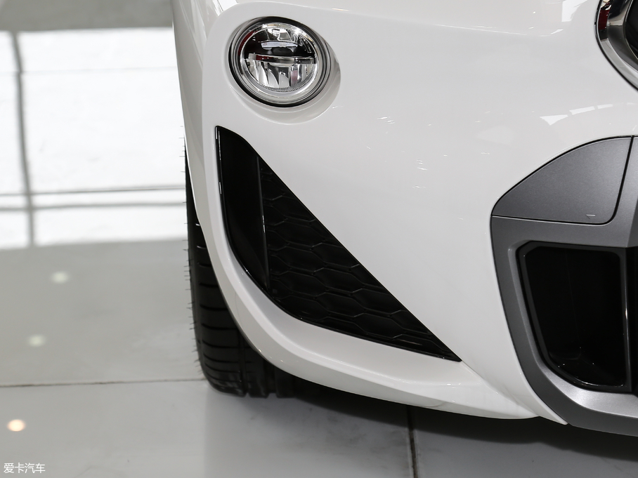 2018RX2(M) sDrive 25i AMԽҰb V