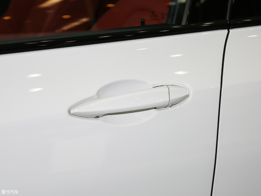 2018RX2(M) sDrive 25i AMԽҰb V