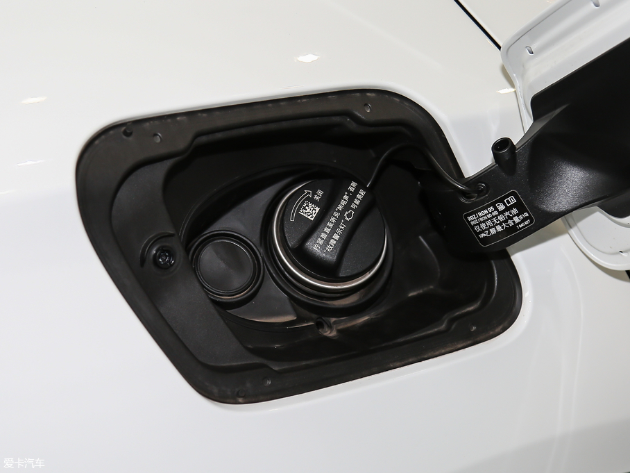 2018RX2(M) sDrive 25i AMԽҰb V