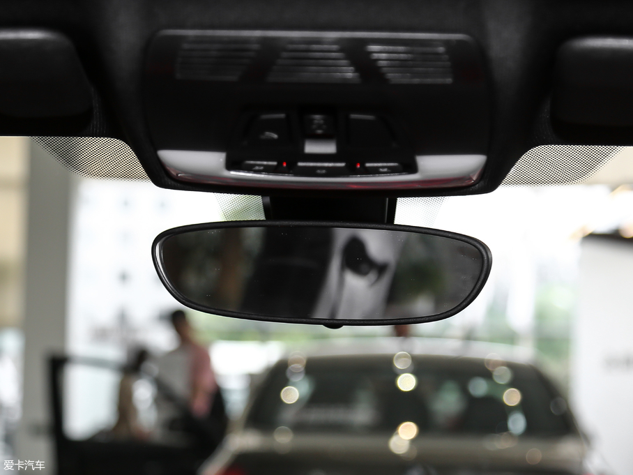 2018RX2(M) sDrive 25i AMԽҰb V