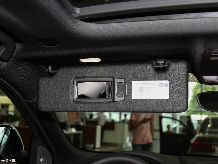 2018RX2(M(jn)) sDrive 25i AMԽҰb (gu)V