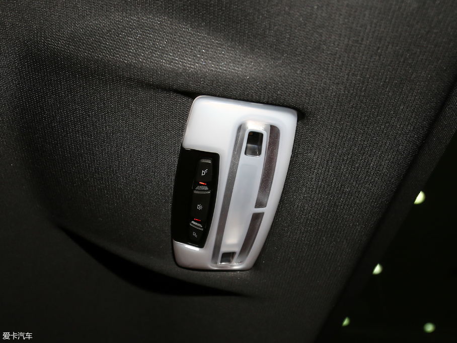 2018RX2(M) sDrive 25i AMԽҰb V