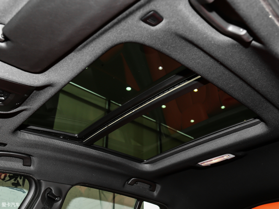 2018RX2(M(jn)) sDrive 25i AMԽҰb (gu)V