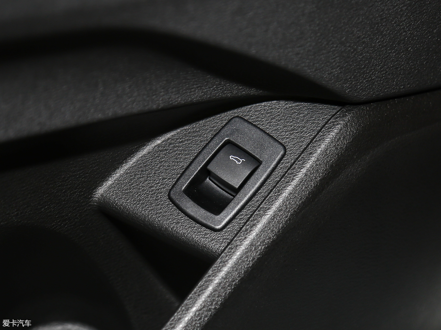 2018RX2(M(jn)) sDrive 25i AMԽҰb (gu)V