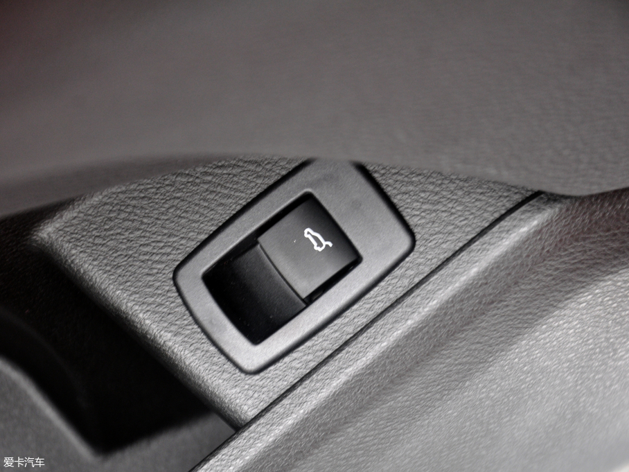 2018RX2(M) sDrive 25i AMԽҰb V