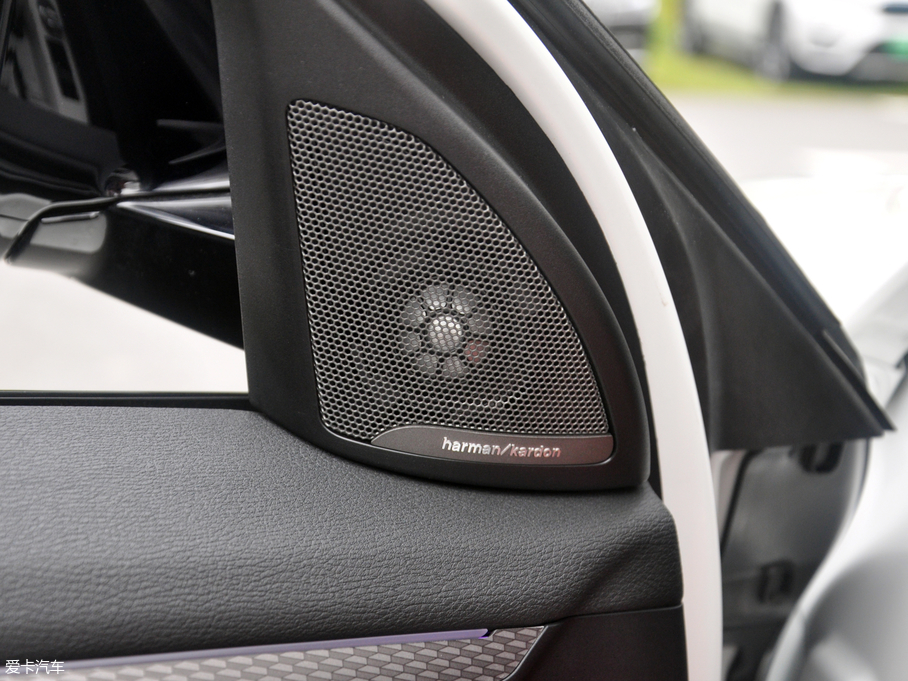 2018RX2(M(jn)) sDrive 25i AMԽҰb (gu)V