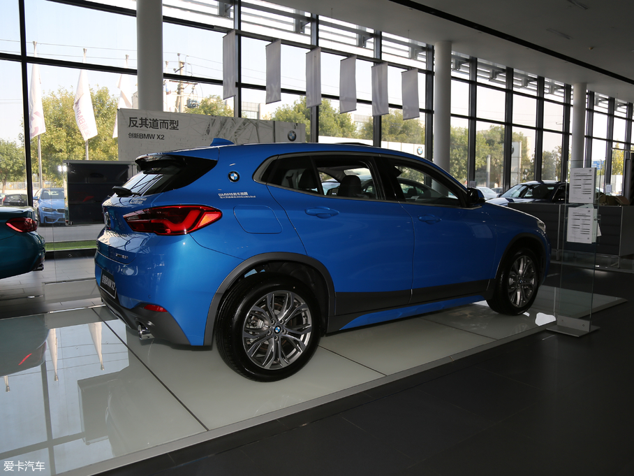 2018RX2(M) sDrive 25i I(lng)MԽҰb V