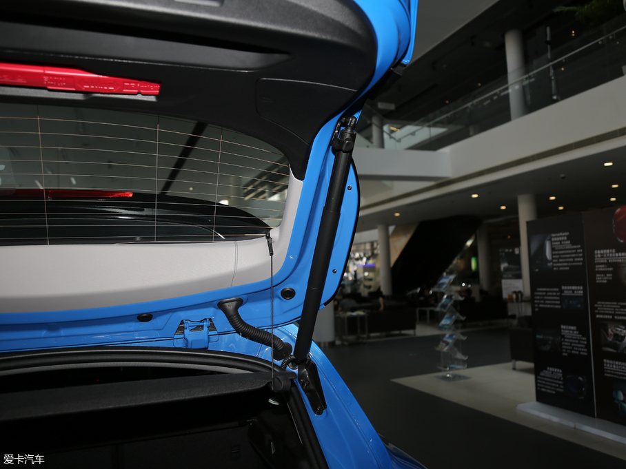 2018RX2(M(jn)) sDrive 25i I(lng)MԽҰb V