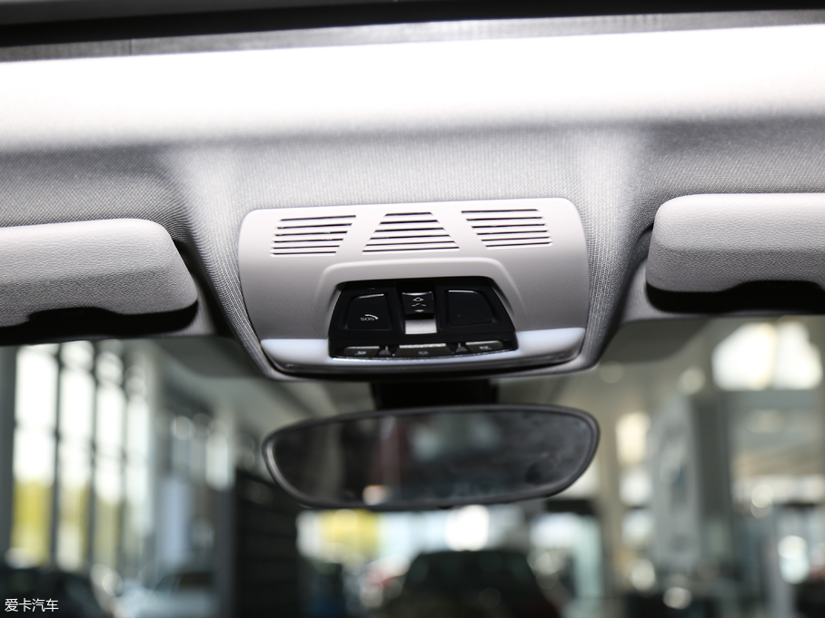 2018RX2(M(jn)) sDrive 25i I(lng)MԽҰb V