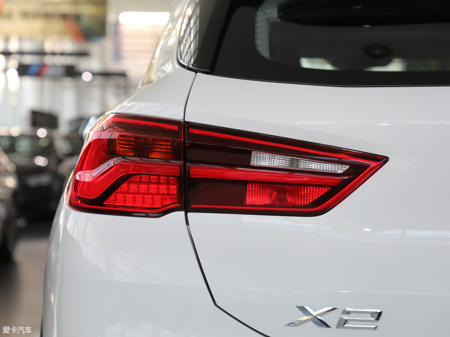 2018��RX2(�M��) sDrive 25i �I����MԽҰ���b ��V